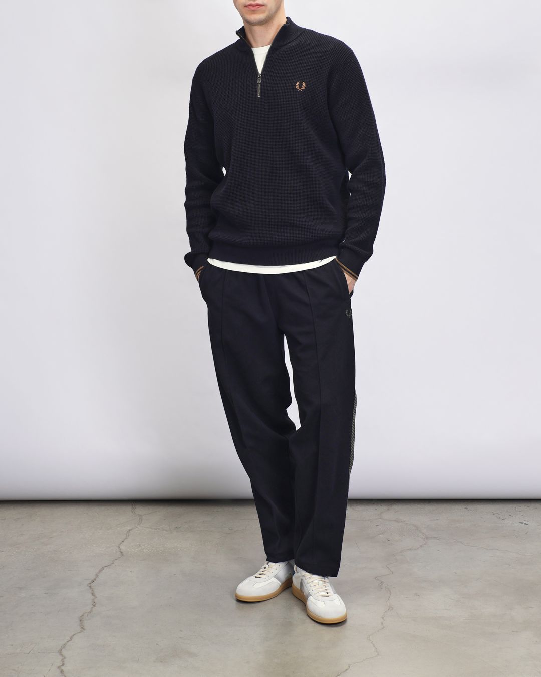 Купить Брюки FRED PERRY