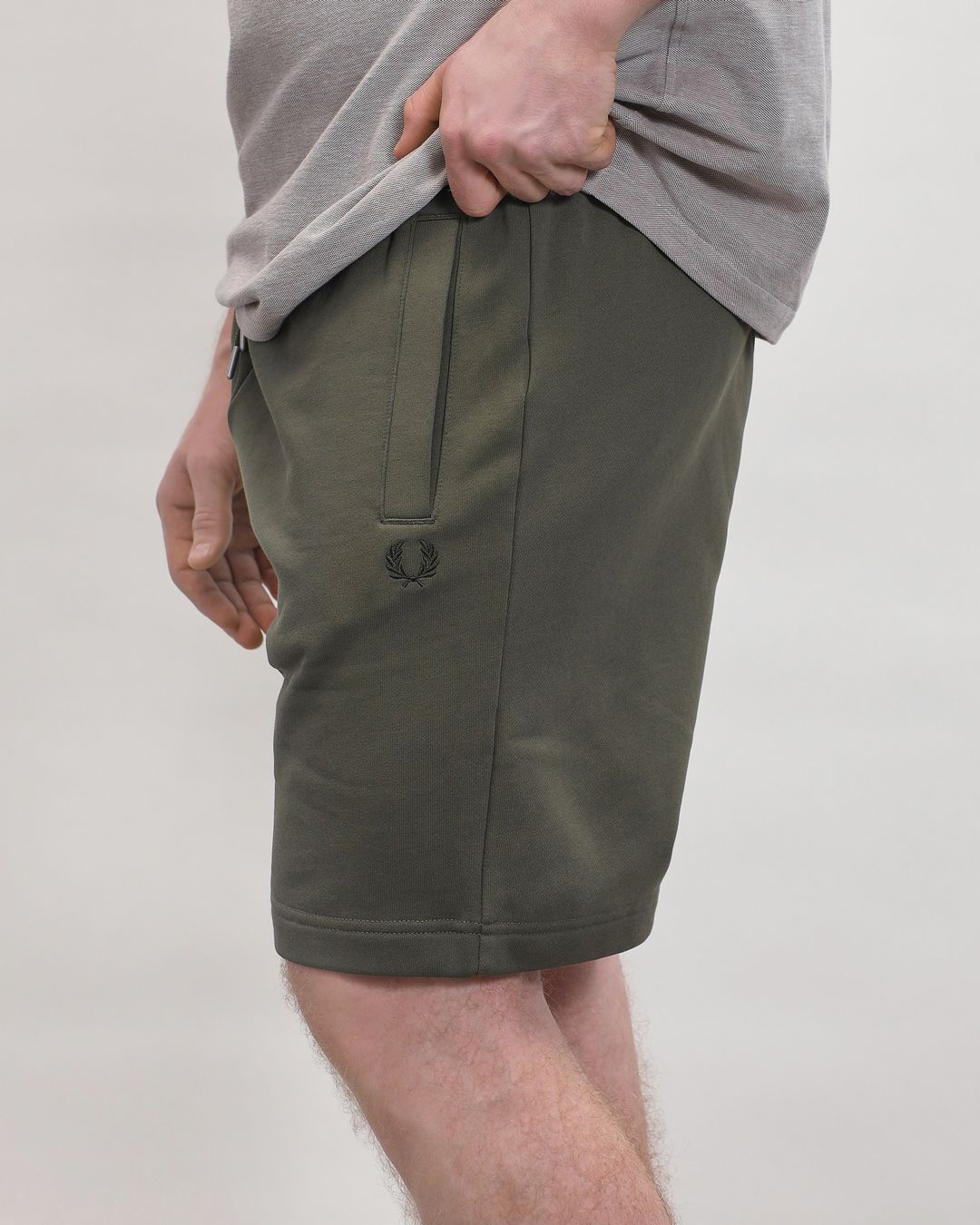 Купить Шорты FRED PERRY