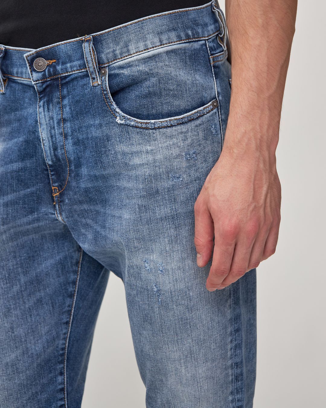 Купить Джинсы DIESEL