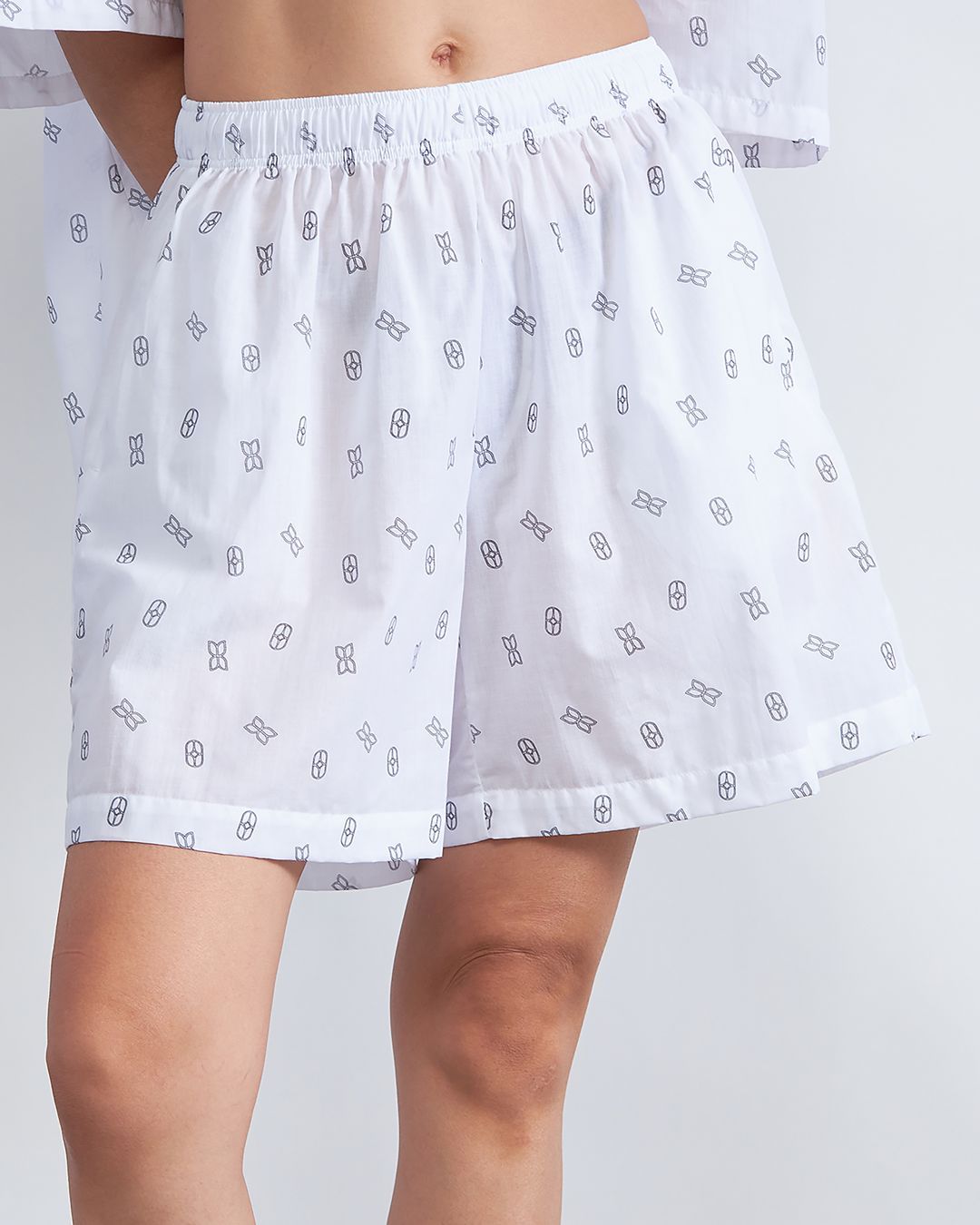 Купить Шорты MONOCHROME