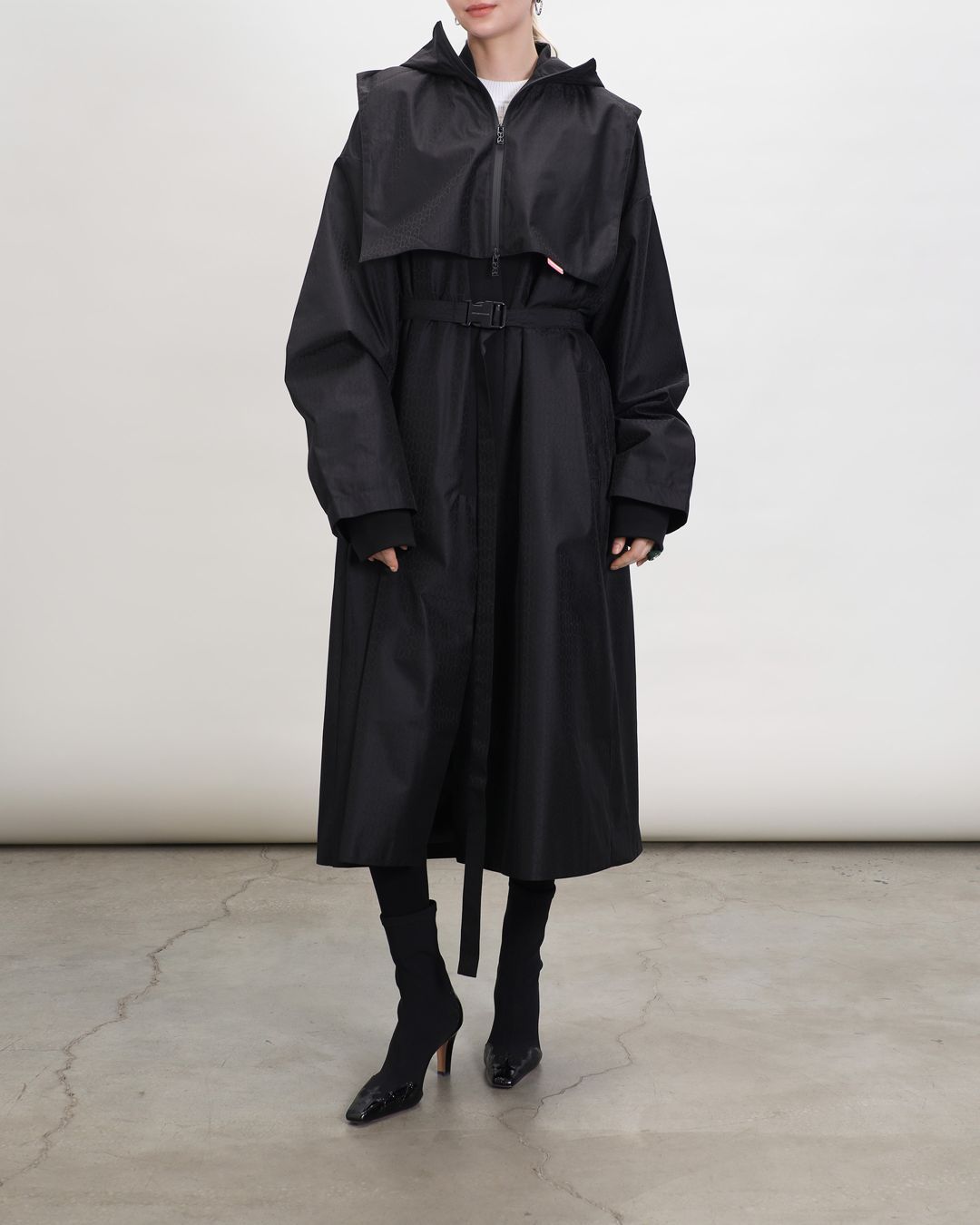 Купить Плащ MONOCHROME