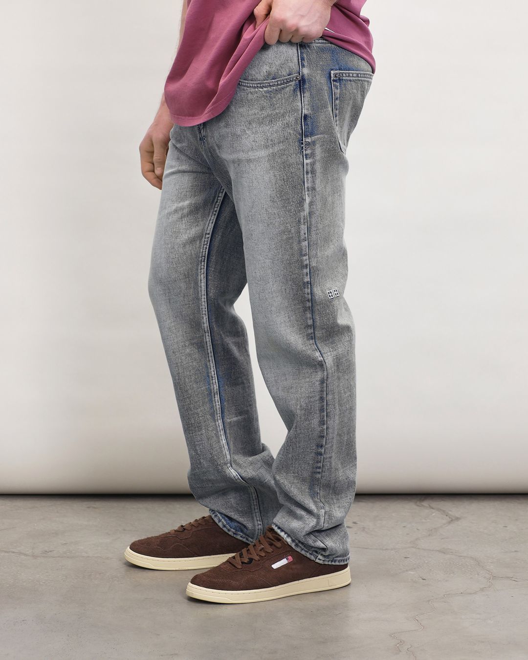 Купить Джинсы KSUBI