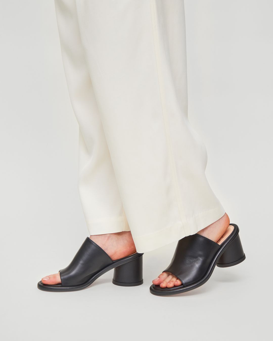 Купить Туфли AGL