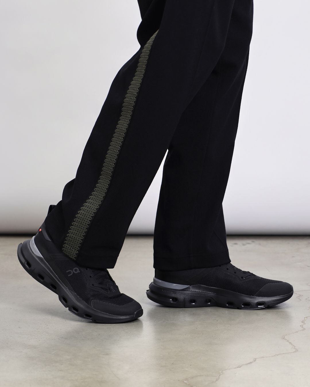 Купить Кроссовки ON