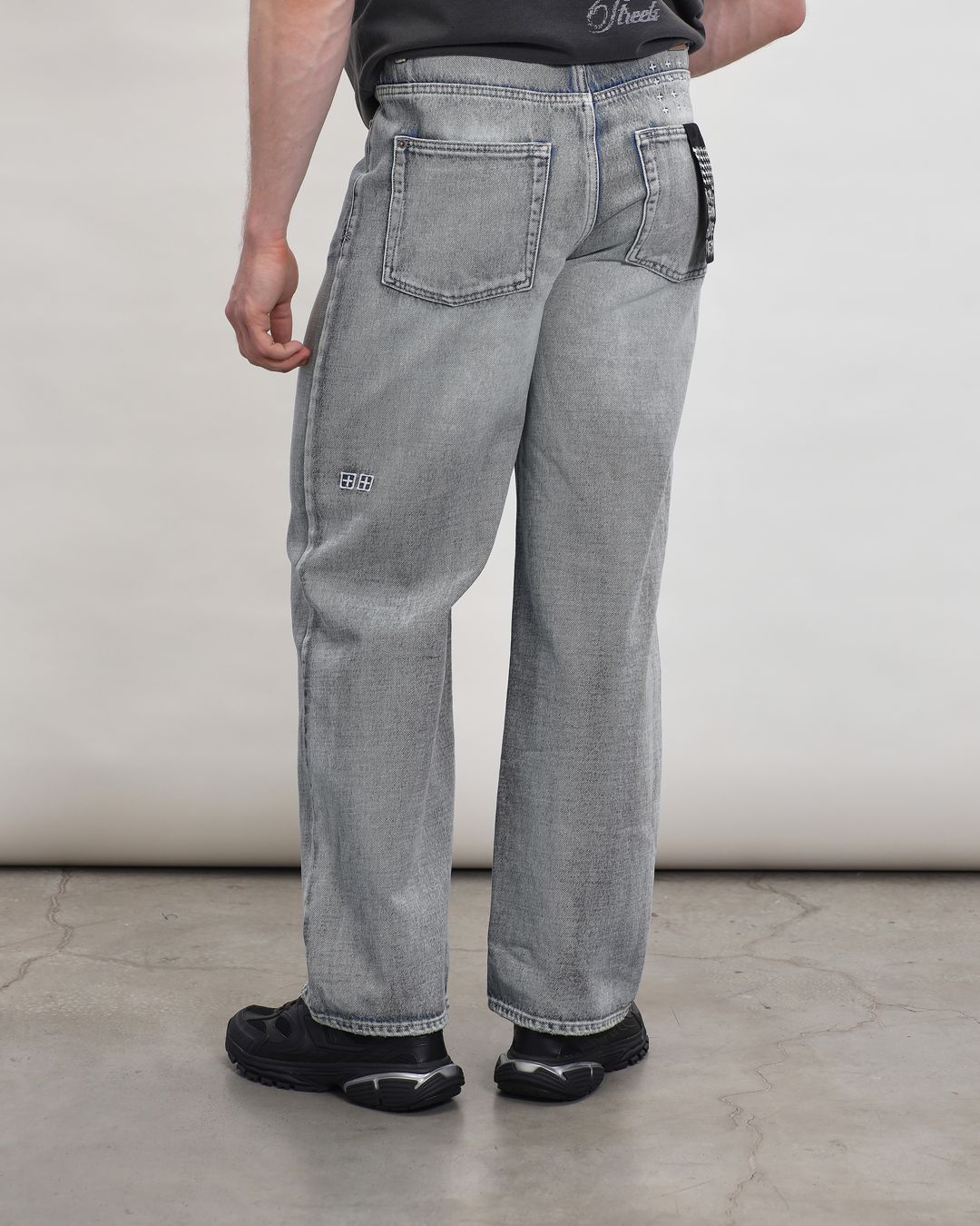 Купить Джинсы KSUBI