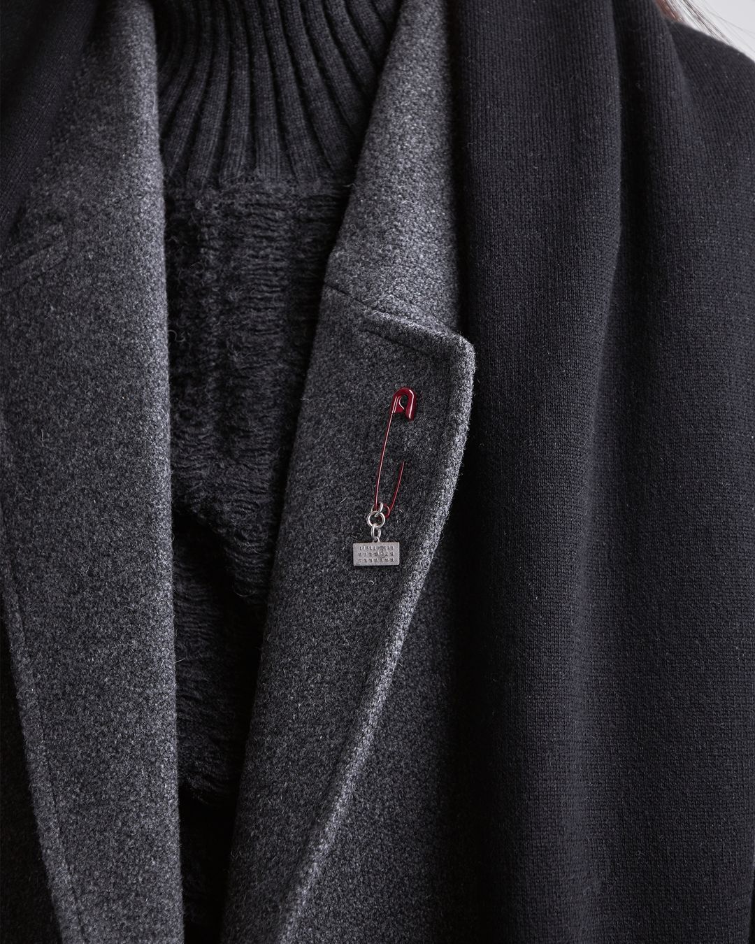 Купить Брошь MM6