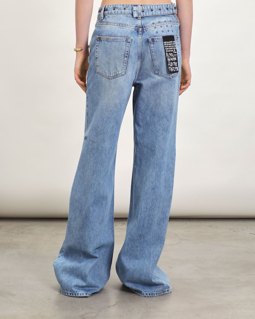 Купить Джинсы KSUBI