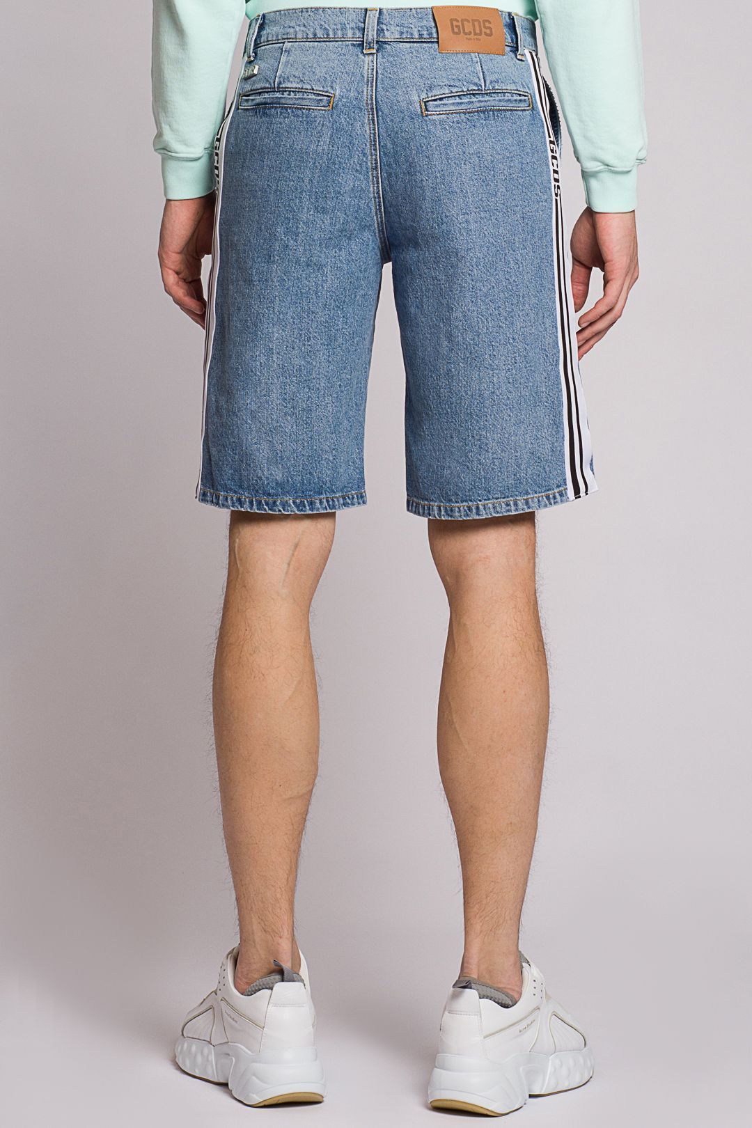 Купить Шорты GCDS