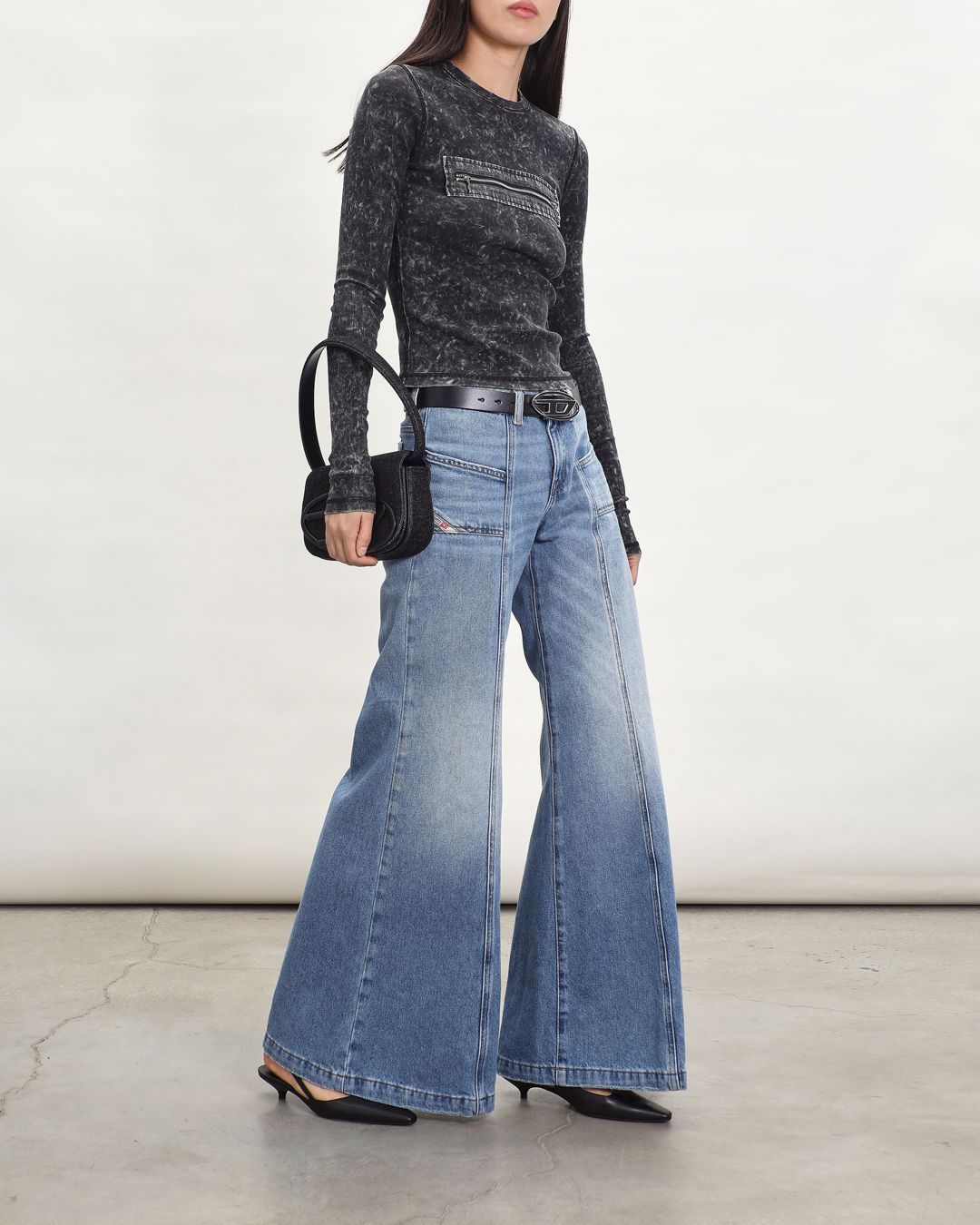 Купить Джинсы DIESEL