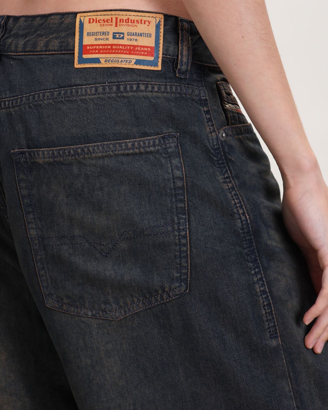 Купить Джинсы DIESEL