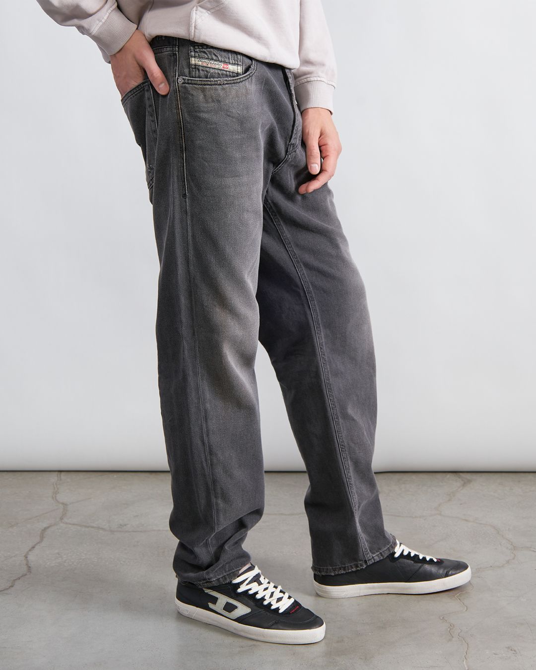 Купить Джинсы DIESEL