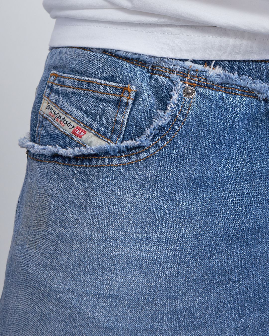 Купить Джинсы DIESEL