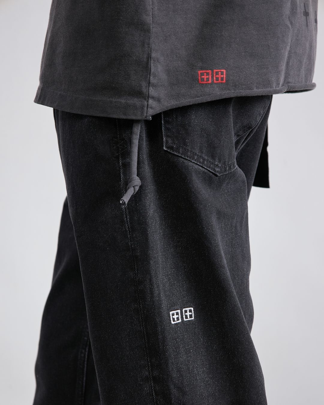 Купить Джинсы KSUBI