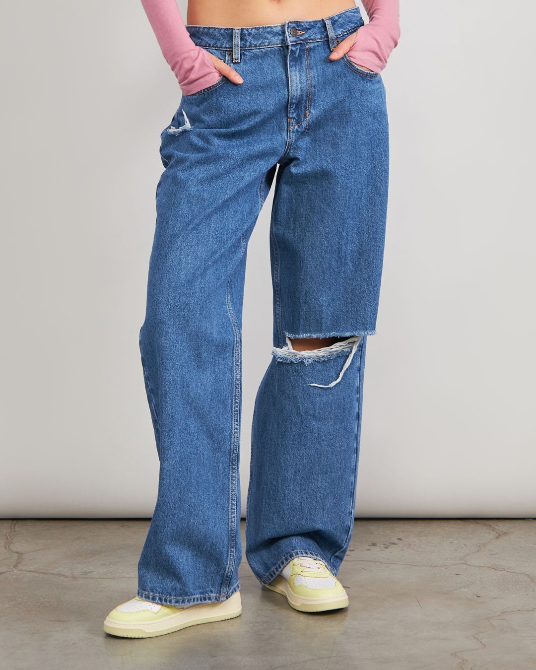 Купить Джинсы KSUBI