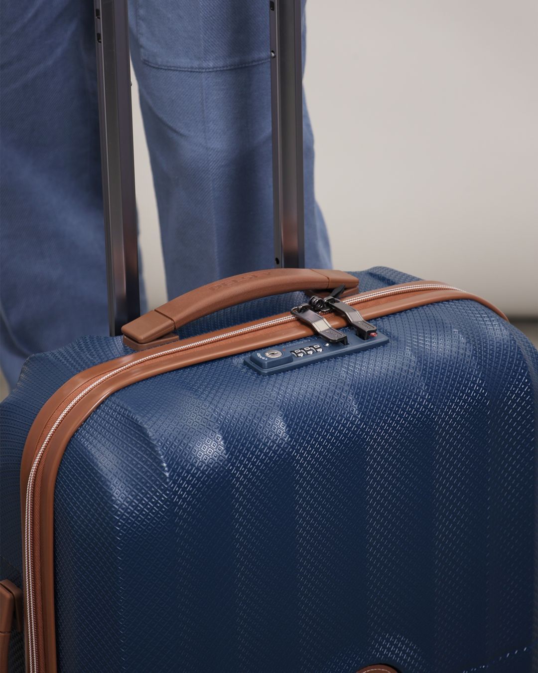 Купить Чемодан DELSEY