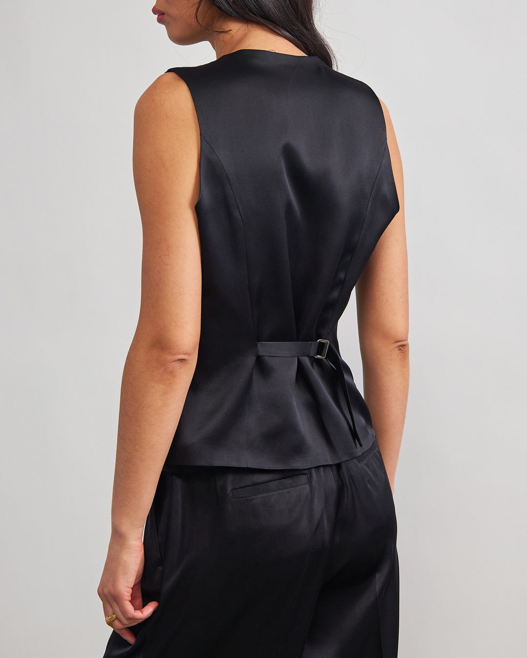 Купить Жилет JACOB LEE