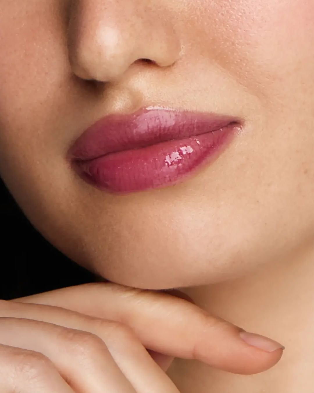 Купить Блеск для губ ухаживающий 104 blackberry SHIK