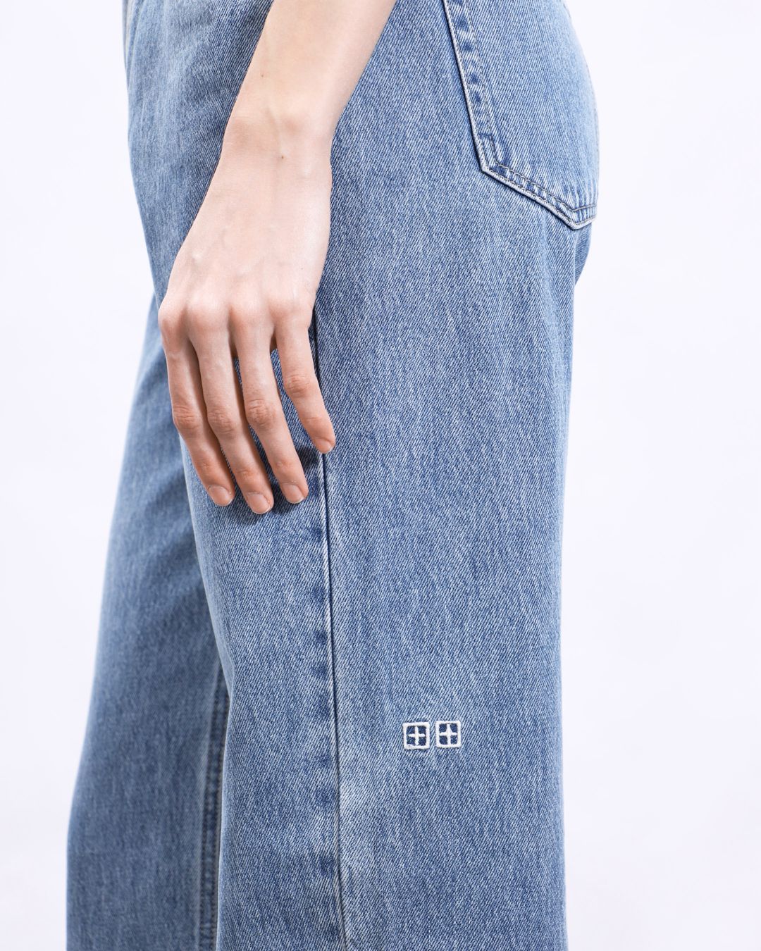 Купить Джинсы KSUBI