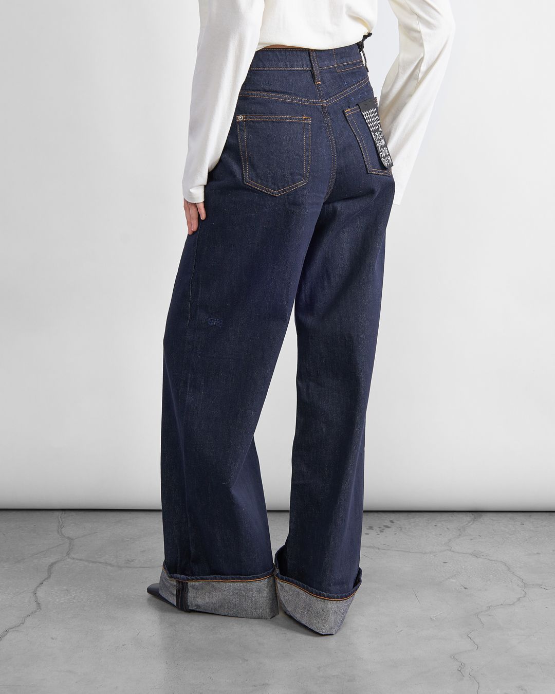 Купить Джинсы KSUBI