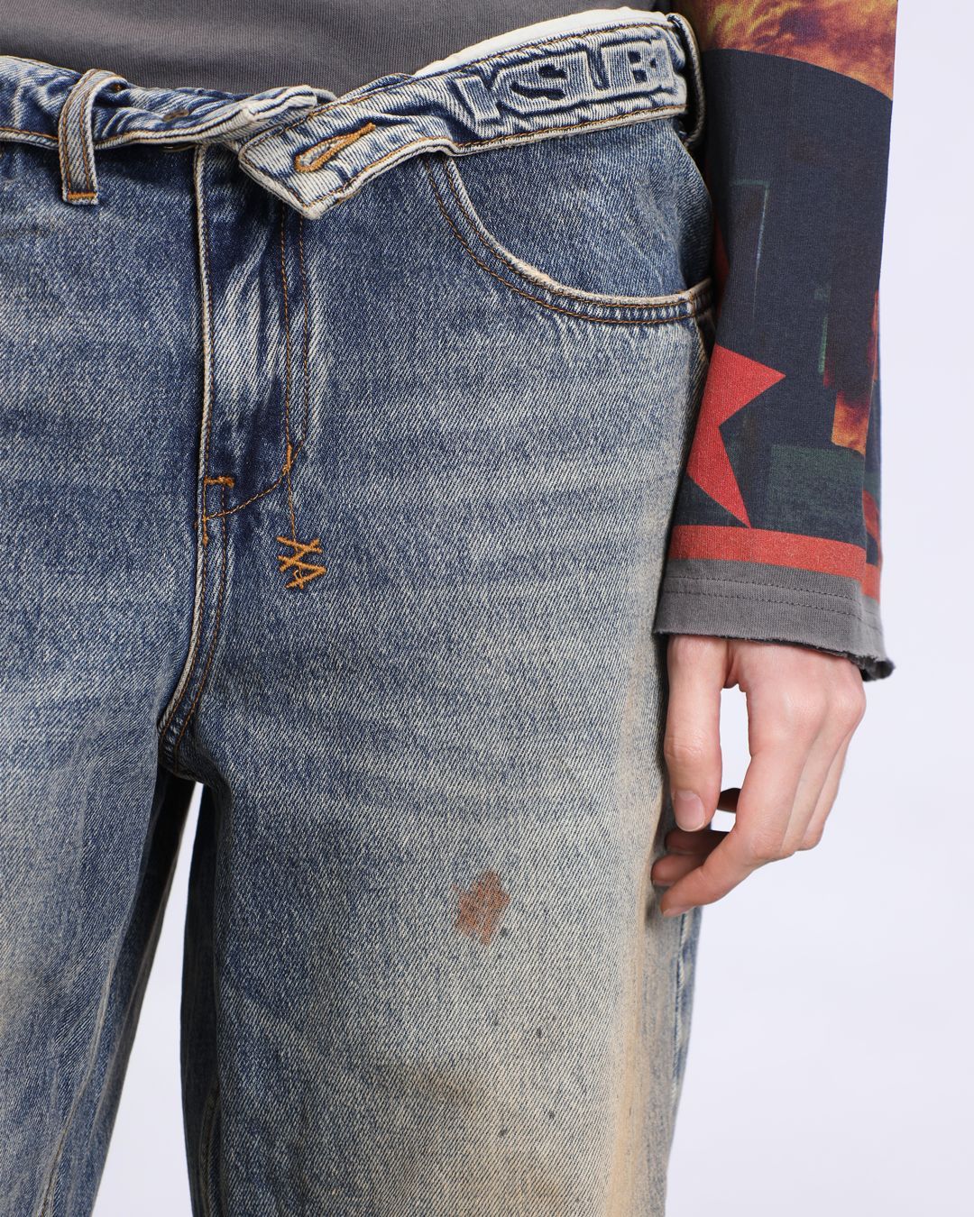 Купить Джинсы KSUBI