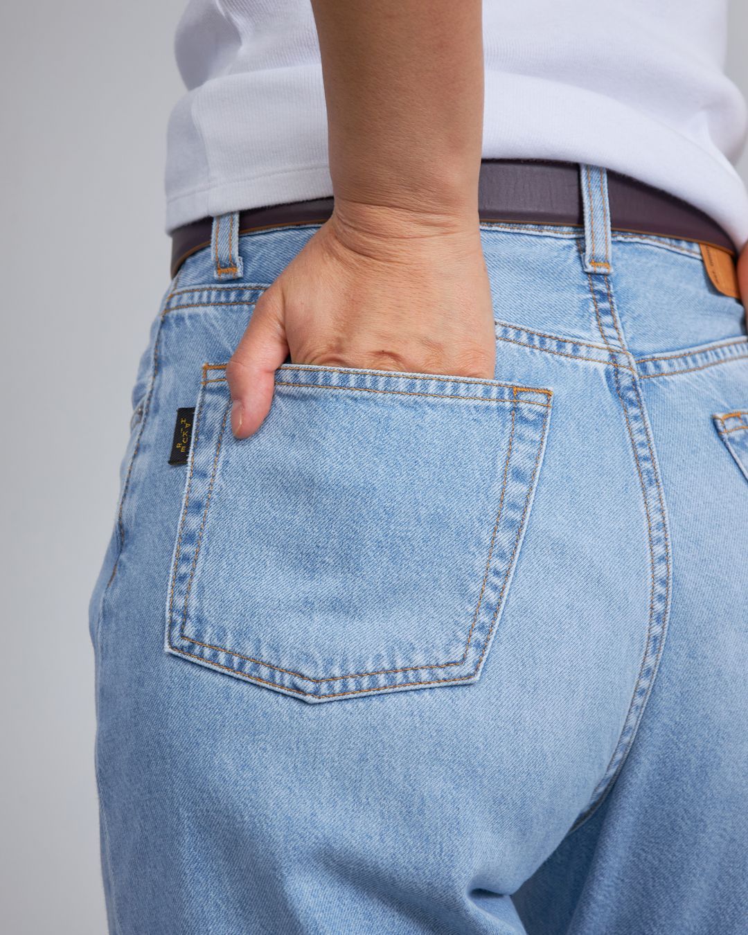 Купить Джинсы HAIKURE