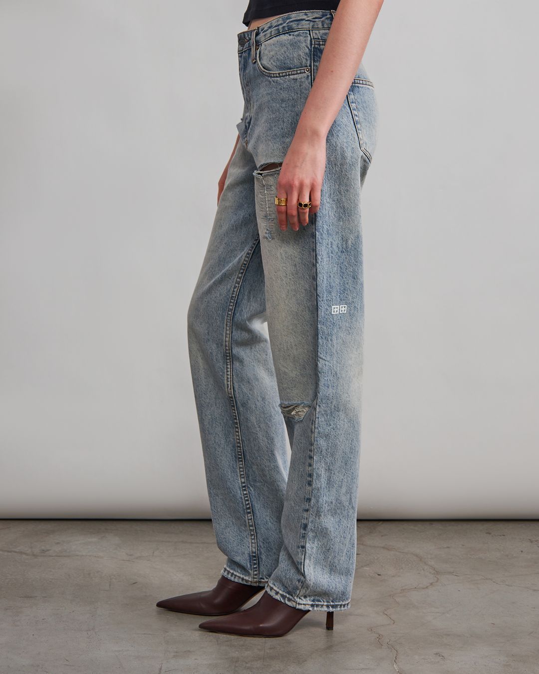 Купить Джинсы KSUBI