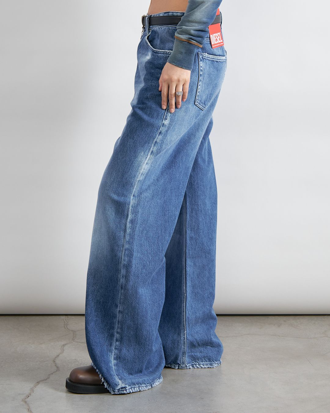 Купить Джинсы DIESEL