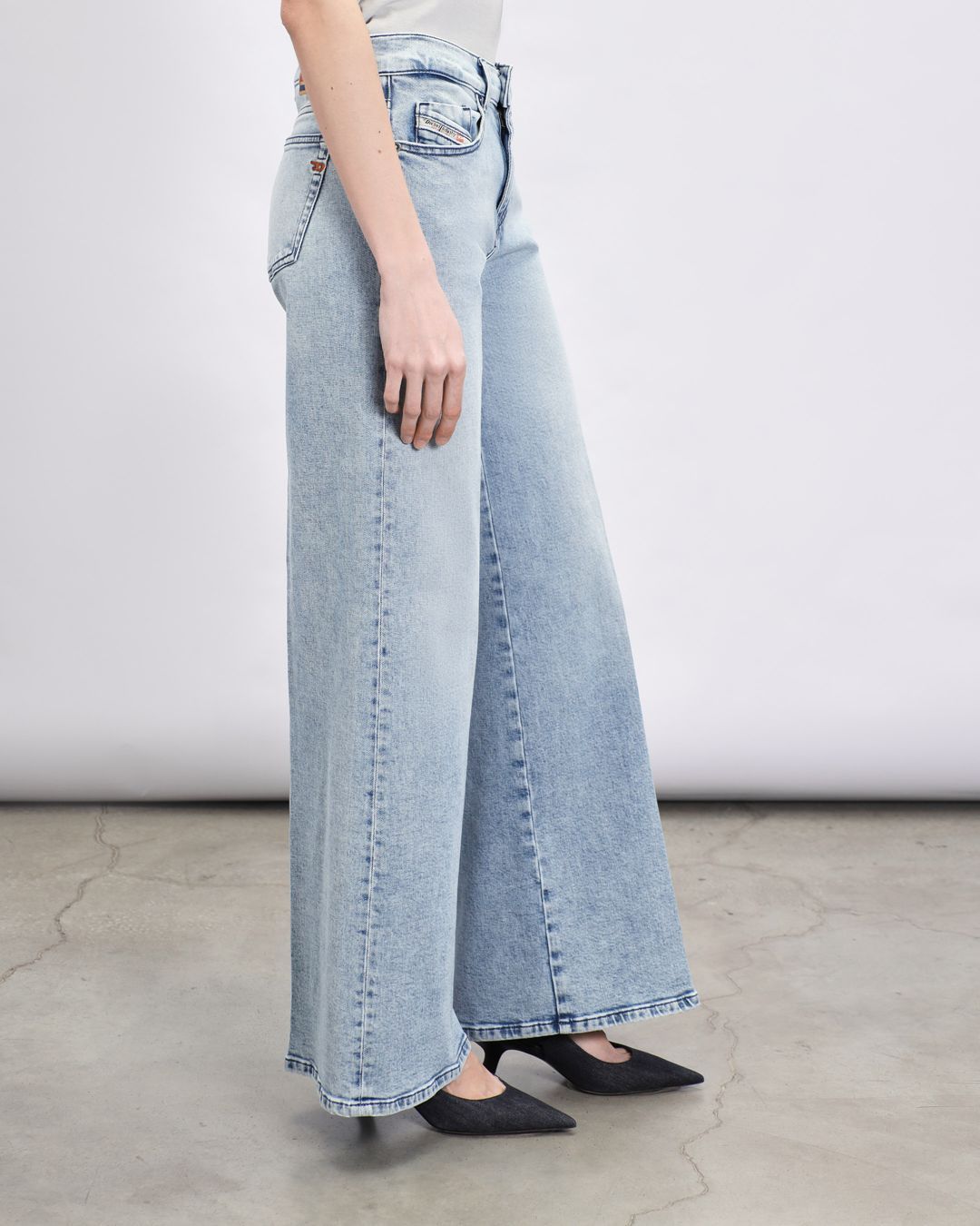 Купить Джинсы DIESEL