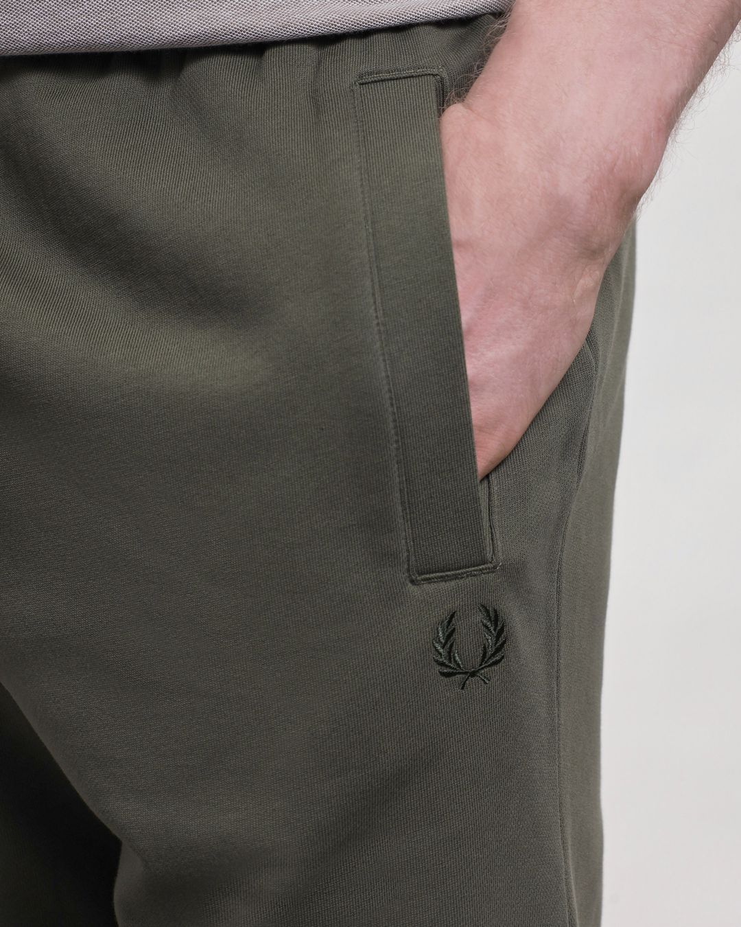 Купить Шорты FRED PERRY