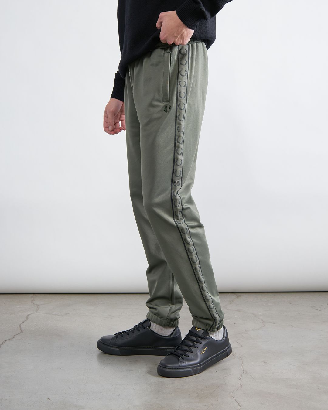 Купить Брюки FRED PERRY