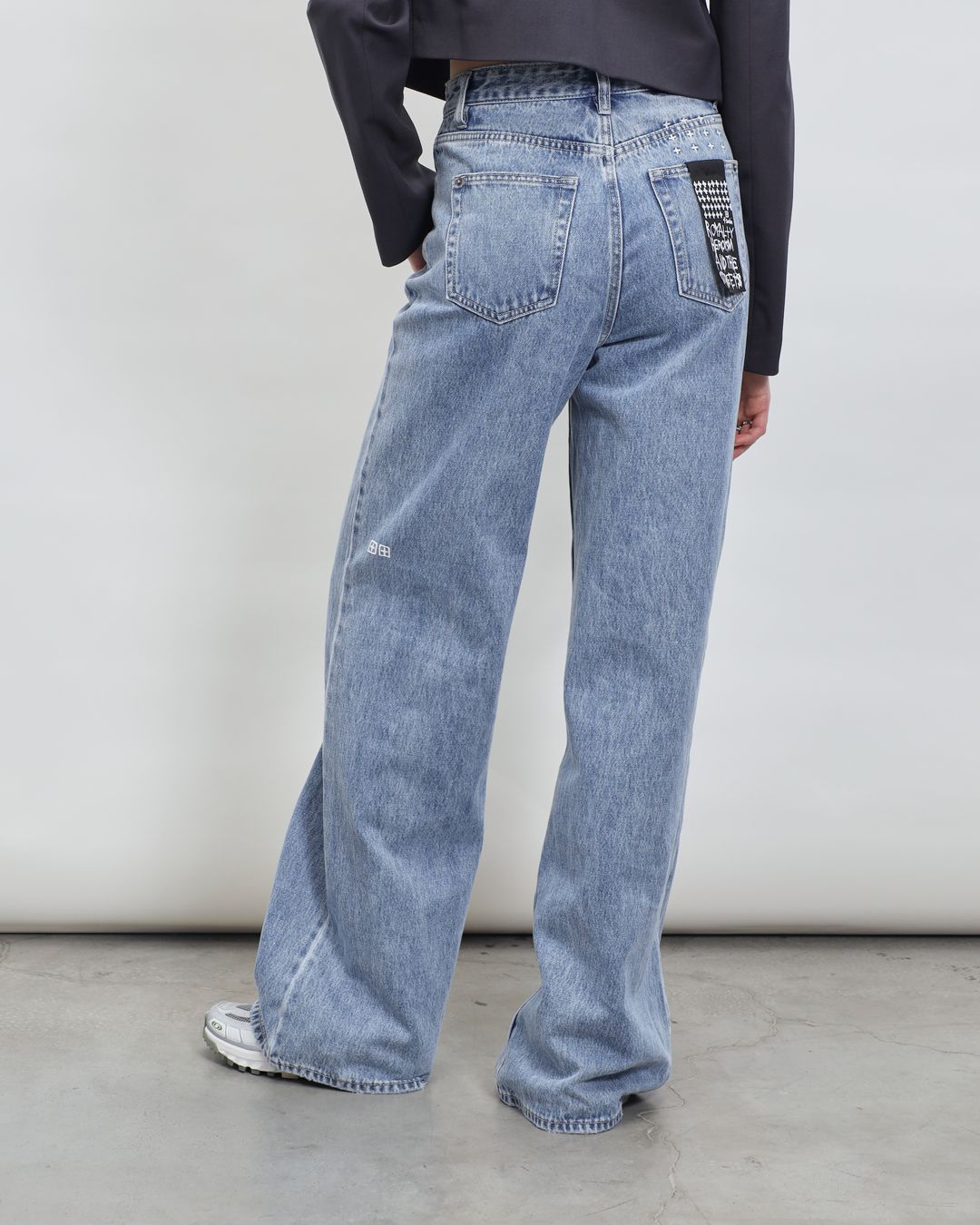 Купить Джинсы KSUBI