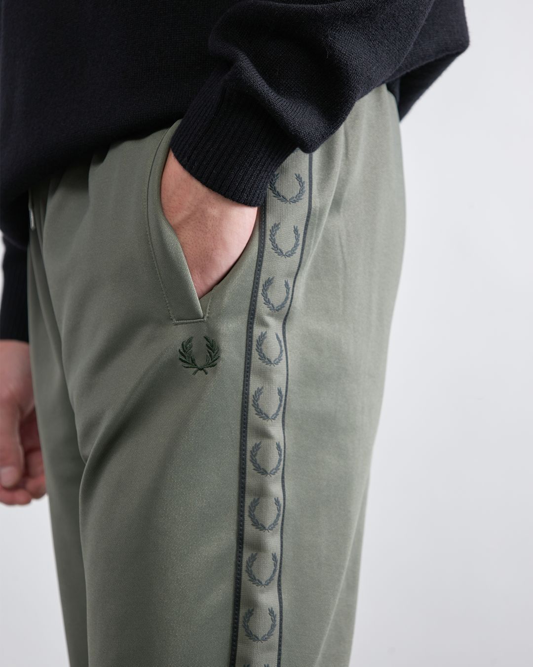 Купить Брюки FRED PERRY