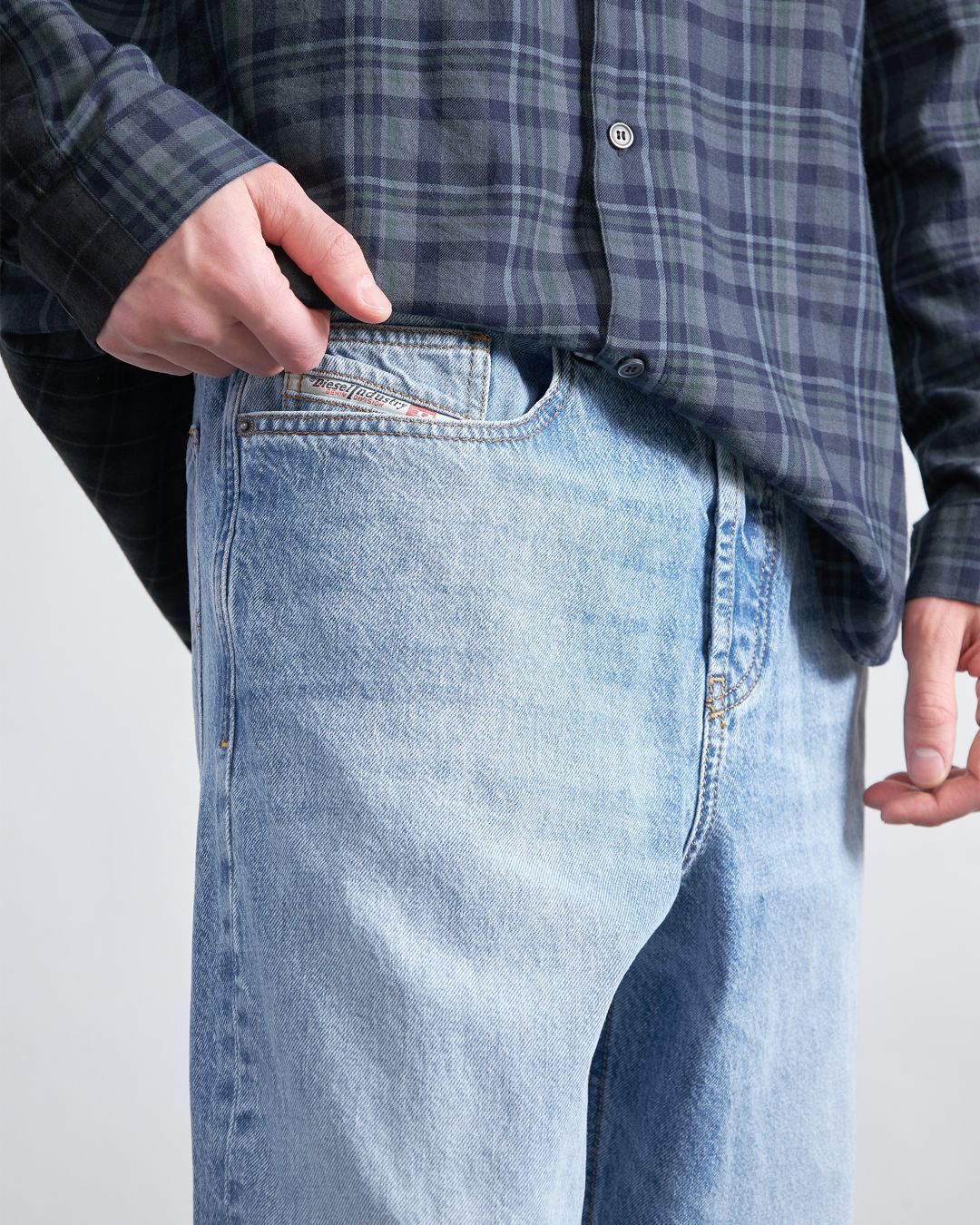 Купить Джинсы DIESEL