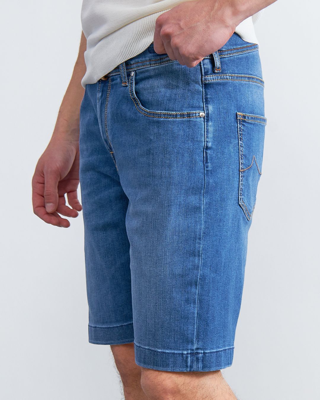 Купить Шорты JACOB COHEN