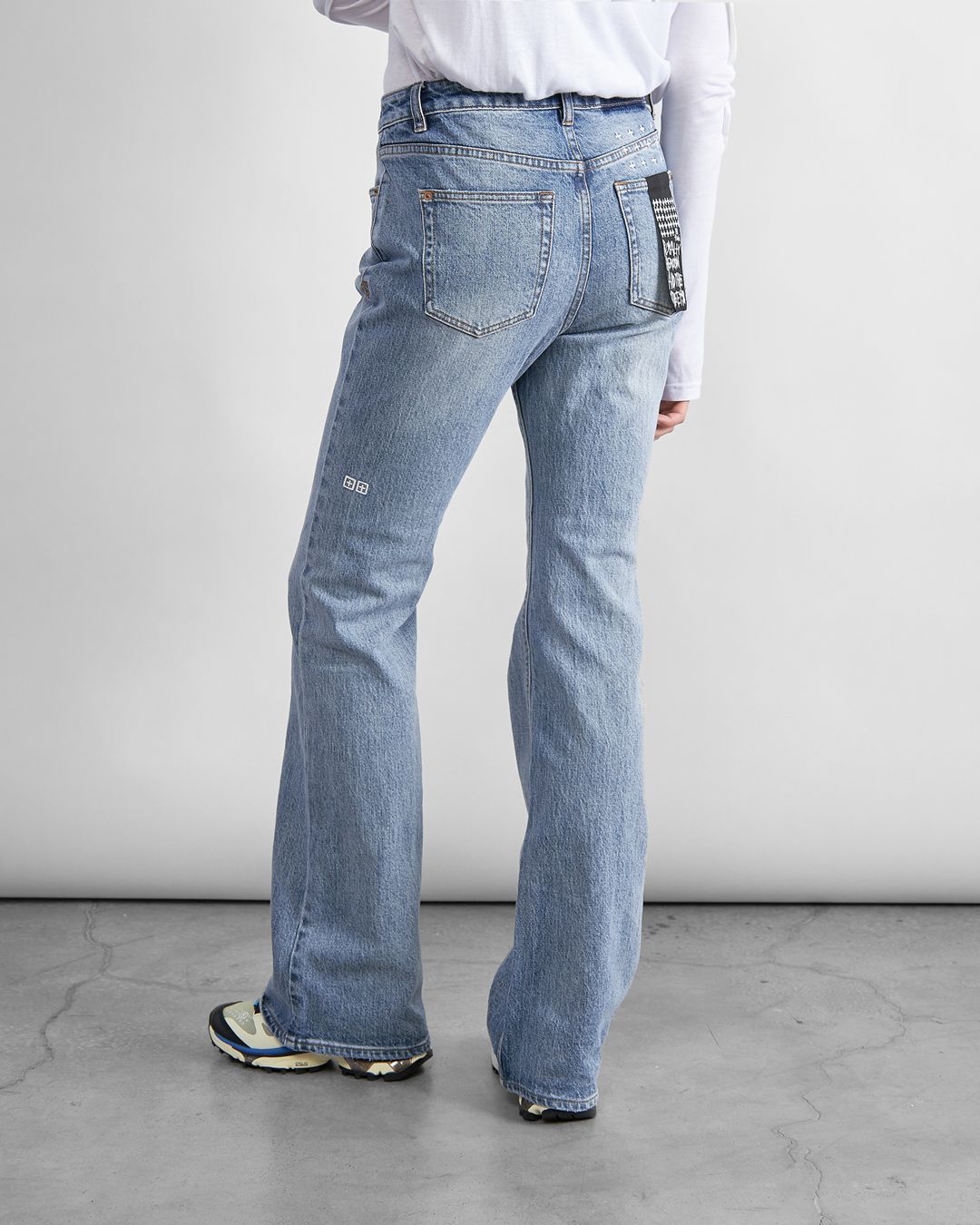 Купить Джинсы KSUBI