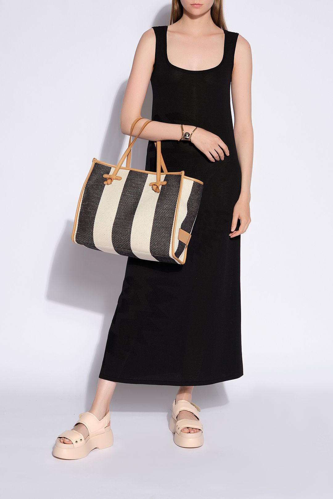 Купить Сандалии AGL