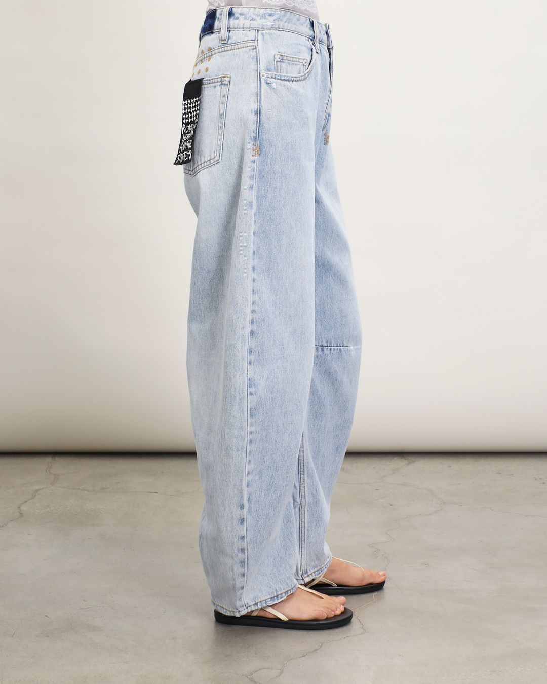 Купить Джинсы KSUBI