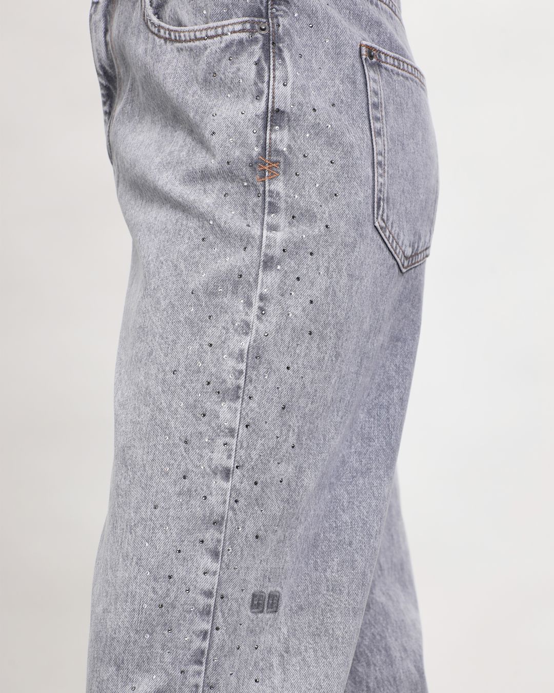 Купить Джинсы KSUBI