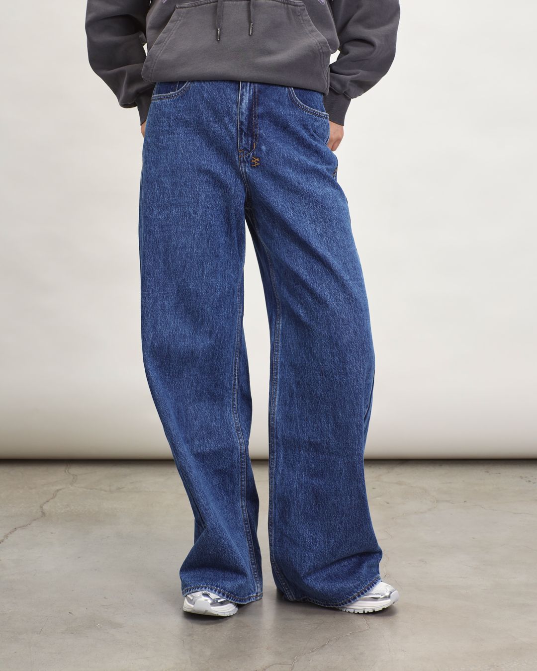 Купить Джинсы KSUBI