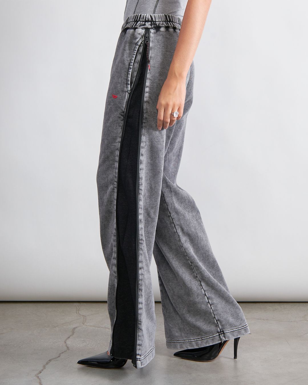 Купить Брюки DIESEL