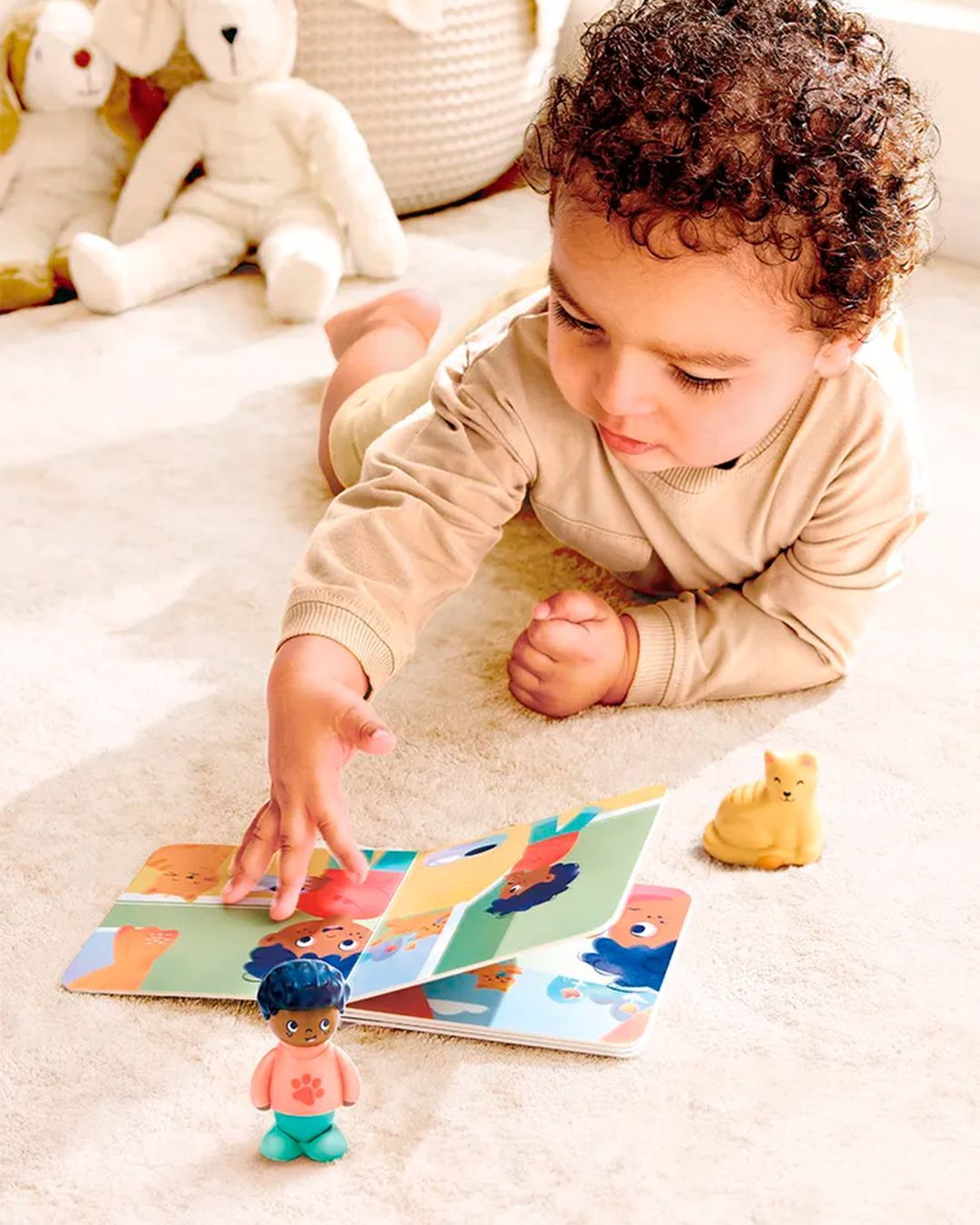 Купить Игровой набор "играем вместе" мальчик и кошка HAPE