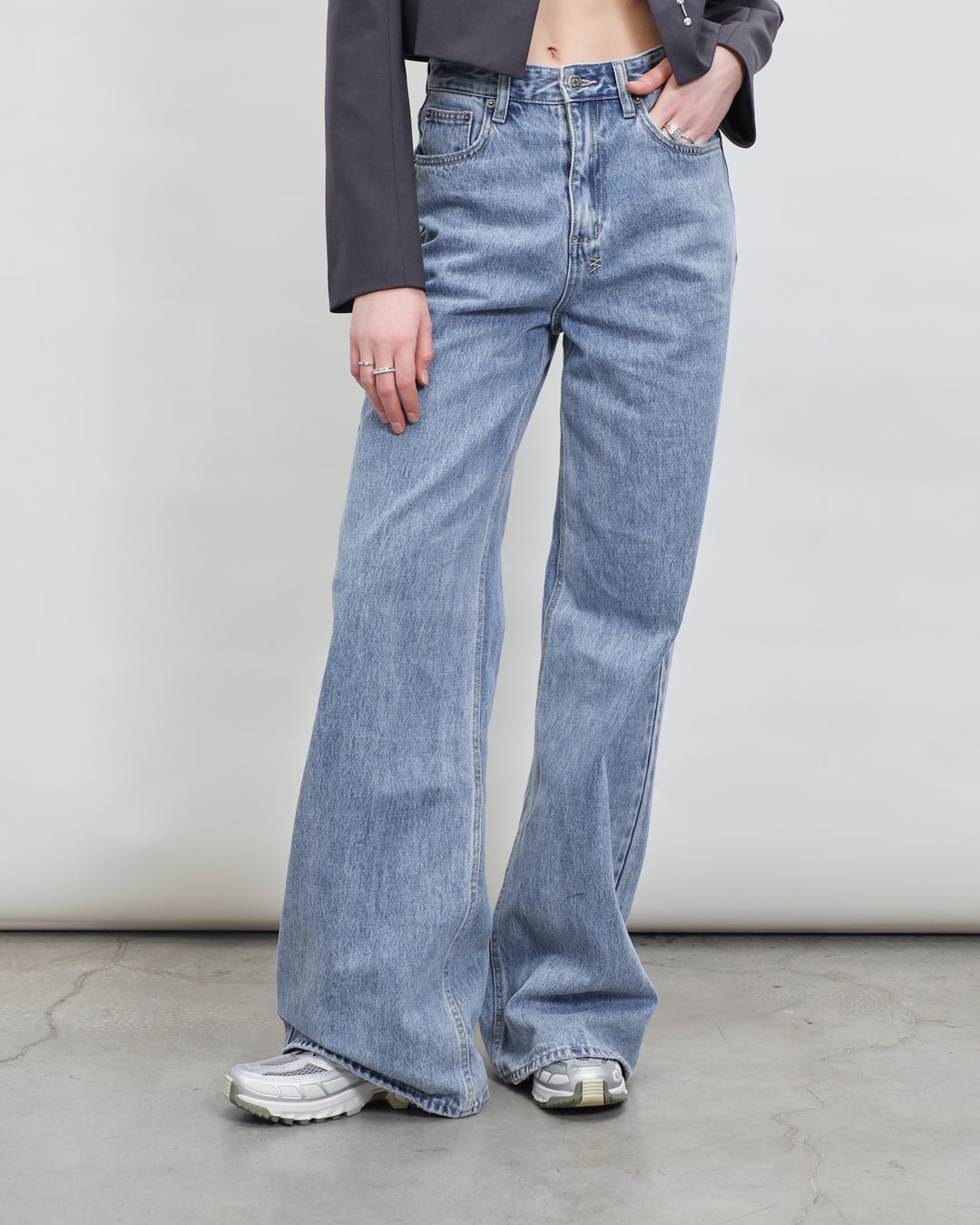 Купить Джинсы KSUBI