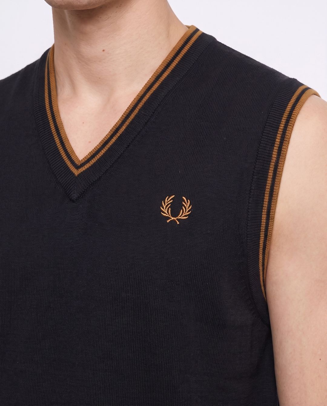 Купить Жилет FRED PERRY