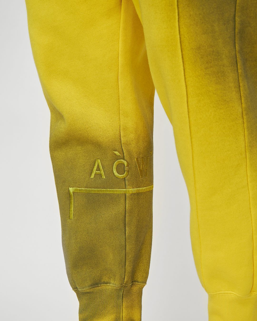 Купить Брюки A COLD WALL