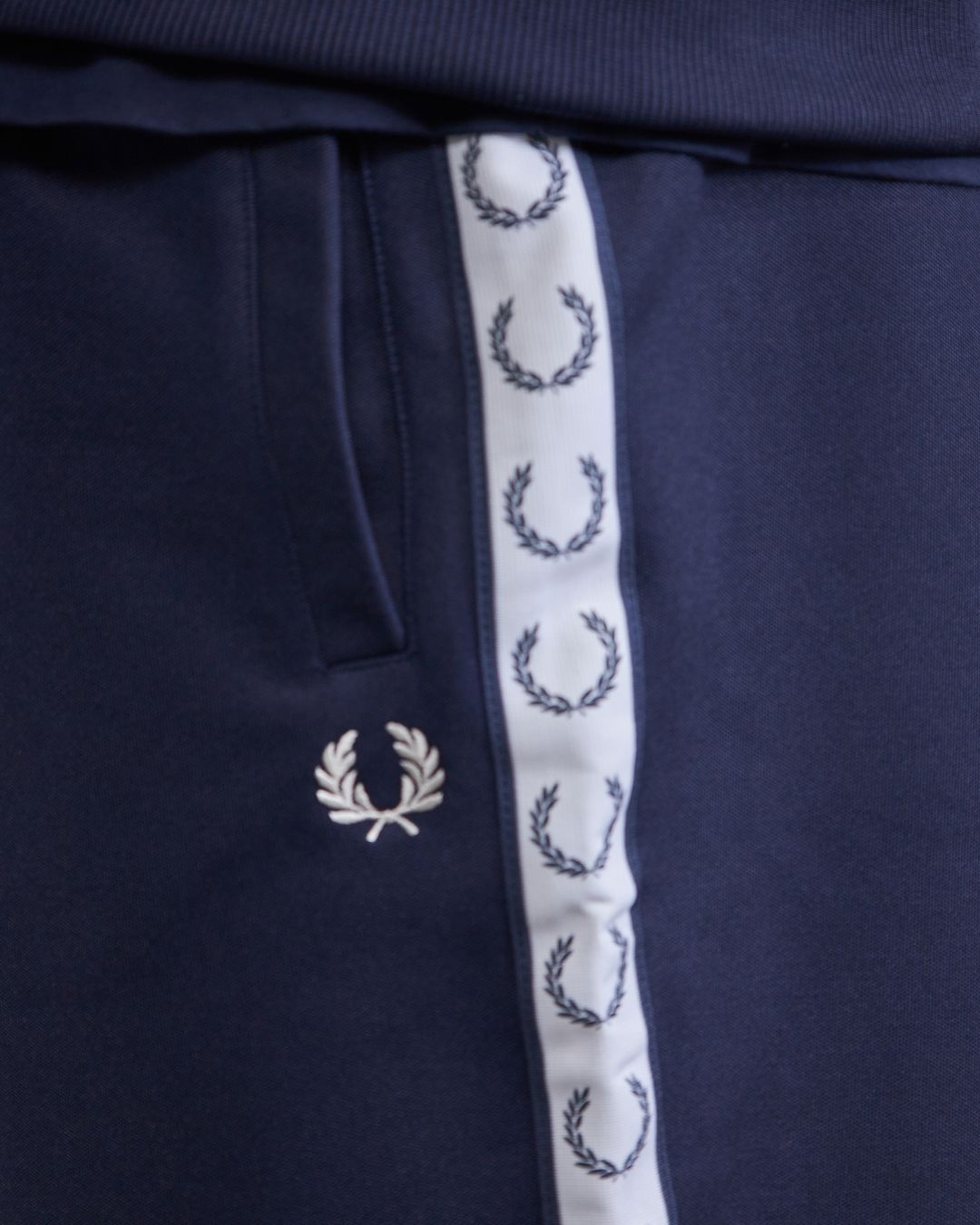 Купить Шорты FRED PERRY
