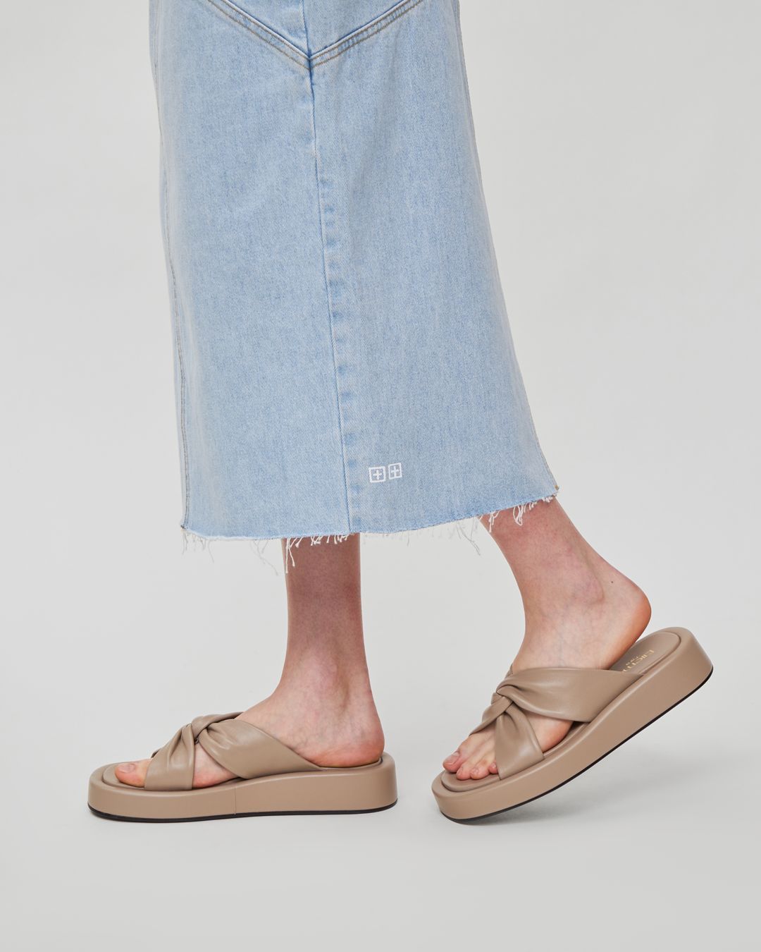 Купить Сандалии ELLEME