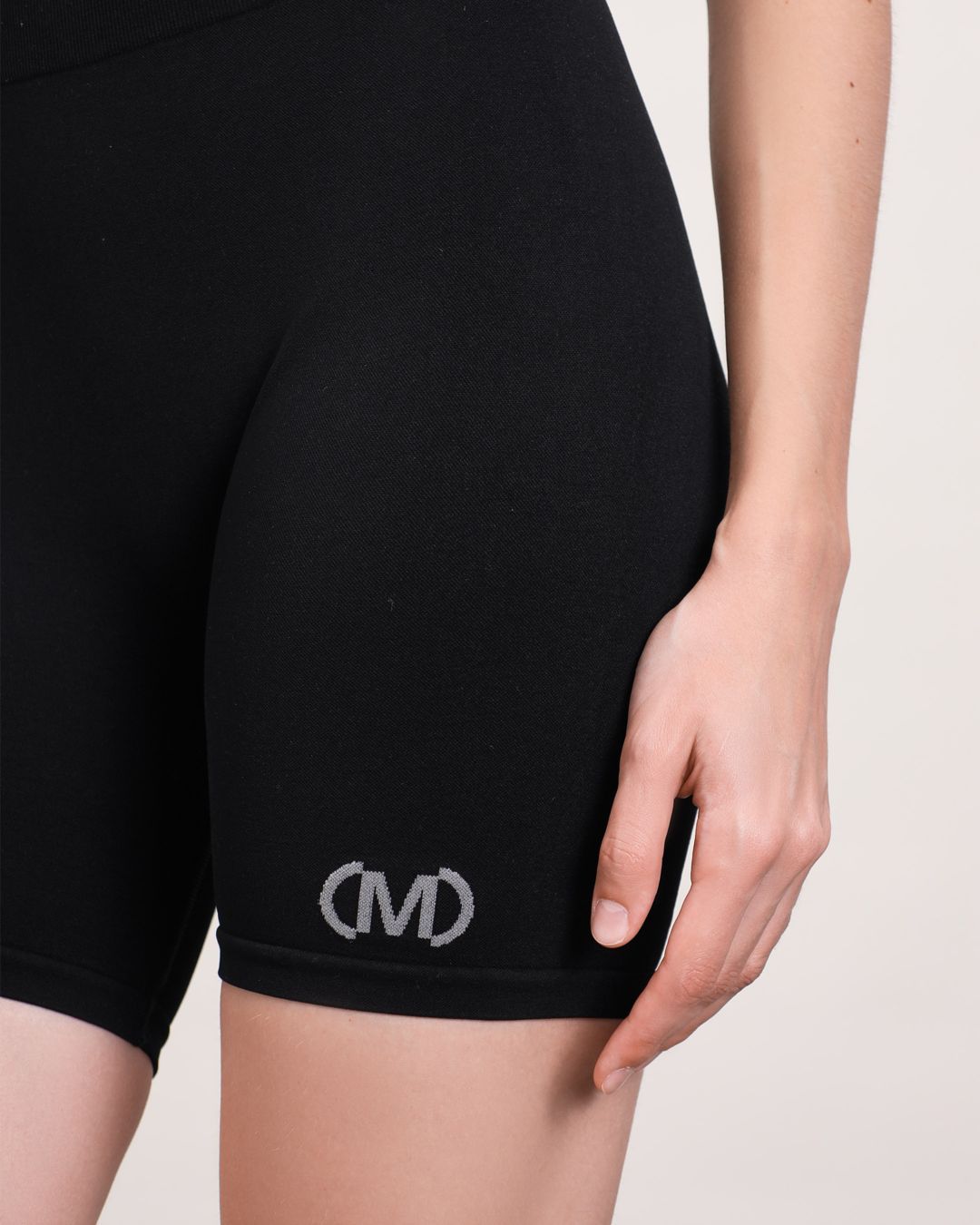 Купить Шорты MONOCHROME