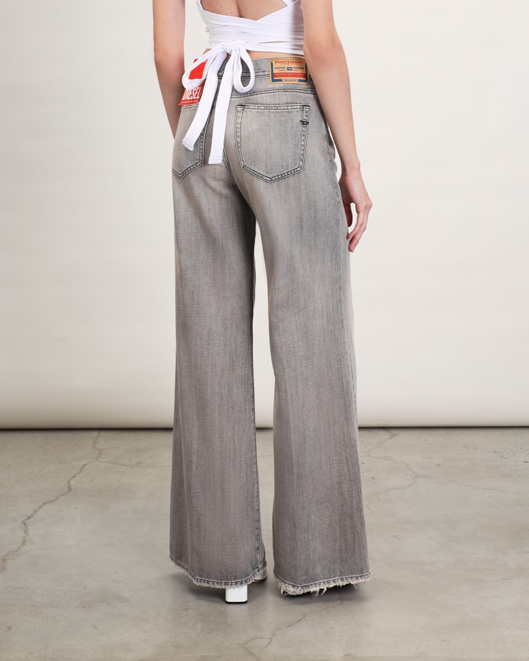 Купить Джинсы DIESEL