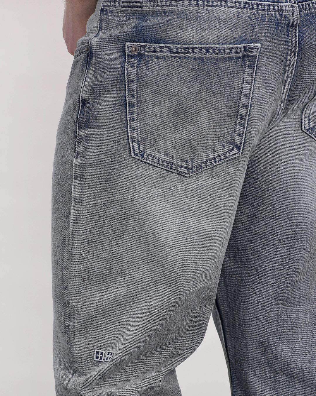 Купить Джинсы KSUBI