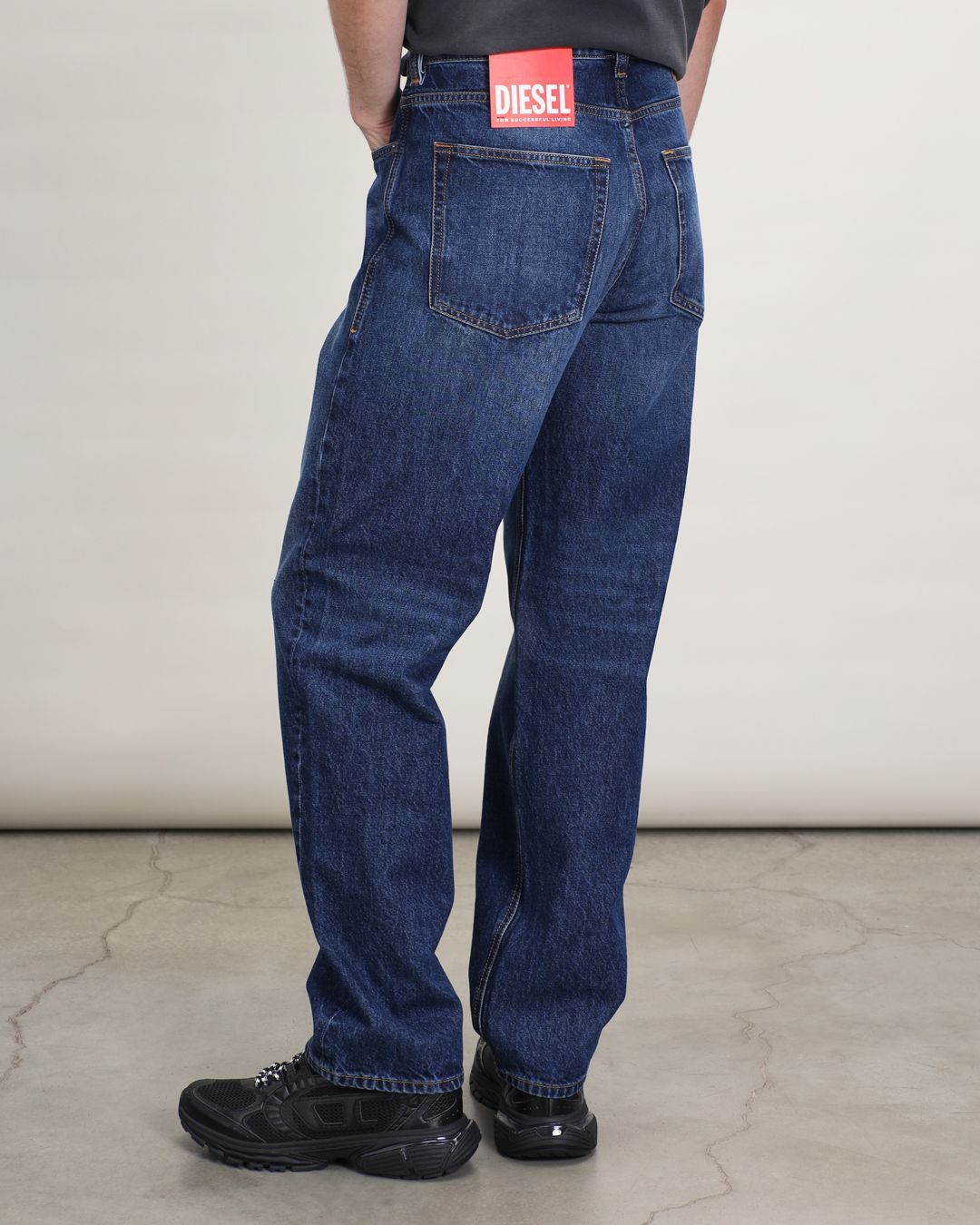 Купить Джинсы DIESEL